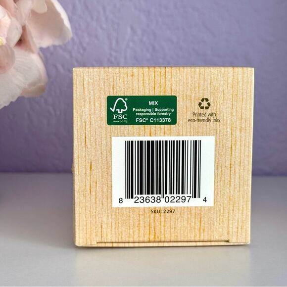 New! EMINENCE Organics Arctic Berry Peptide Radiance Cream, 60ml/2oz - Picture 5 of 7